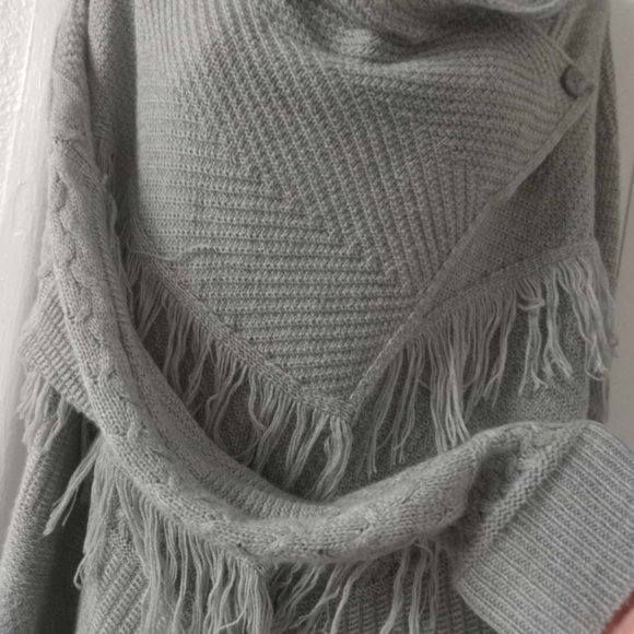 Light Weight CATO Gray Unique Cardigan - Picture 4 of 5